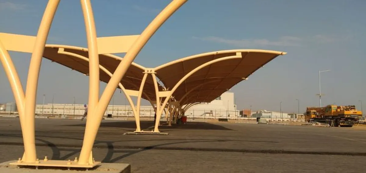 مظلات مواقف سيارات